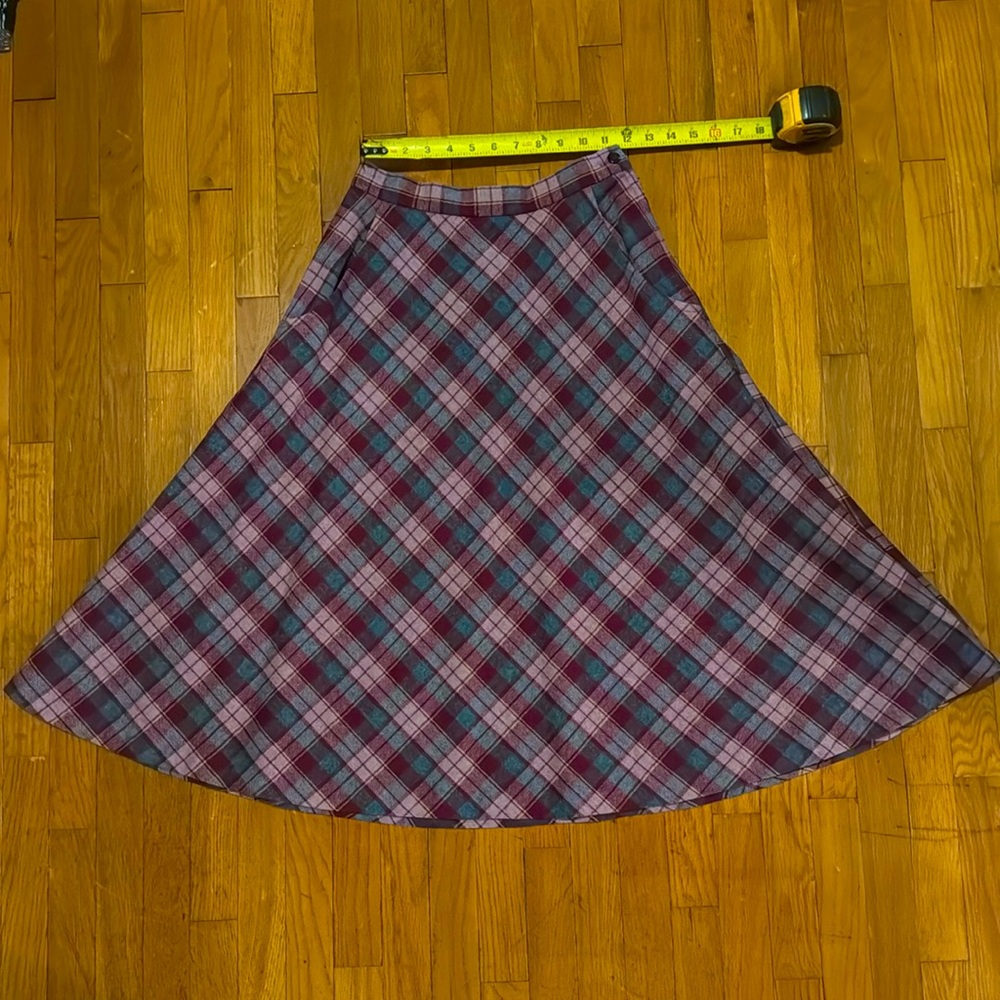 Vintage MJ concepts in sportswear wool blend plaid skirt